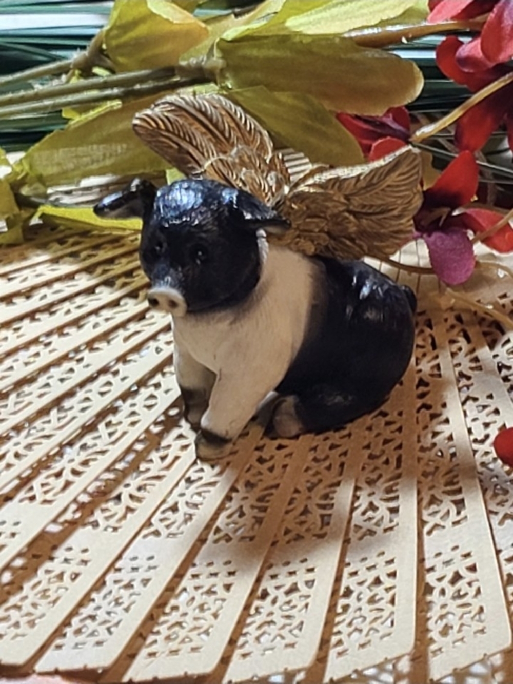 Little Piglet Figurine With Wings Knick Knack Only 1 Avaiable With The Listing.
